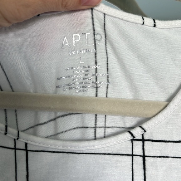 Women’s APT 9 short sleeve size large - Picture 2 of 5